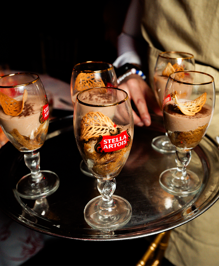 스텔라 아르투아 Let's Do Dinnet 음식 스텔라 아르투아 Let's Do Dinnet 행사 음식이 챌리스잔 안에 담겨있습니다.