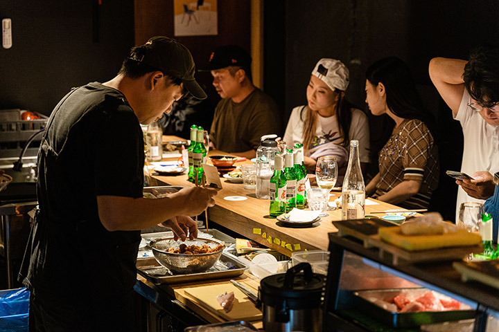 스텔라 아르투아 다이닝 클럽의 이벤트 분위기 이벤트 조명과 분위기
